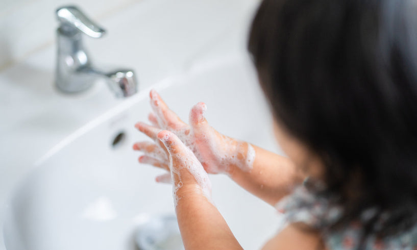 How to handle child hand eczema image
