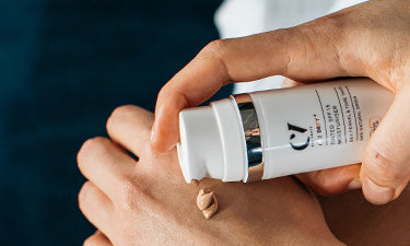 Natural make-up for sensitive skin image